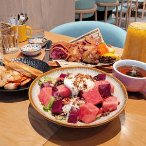 Kuni Kuni Cafe Lounge