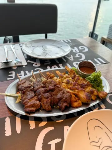 Greyhound Café Galleria 4