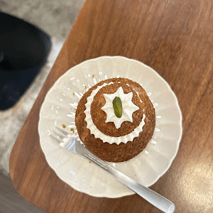 YOI Coffee & Bakery