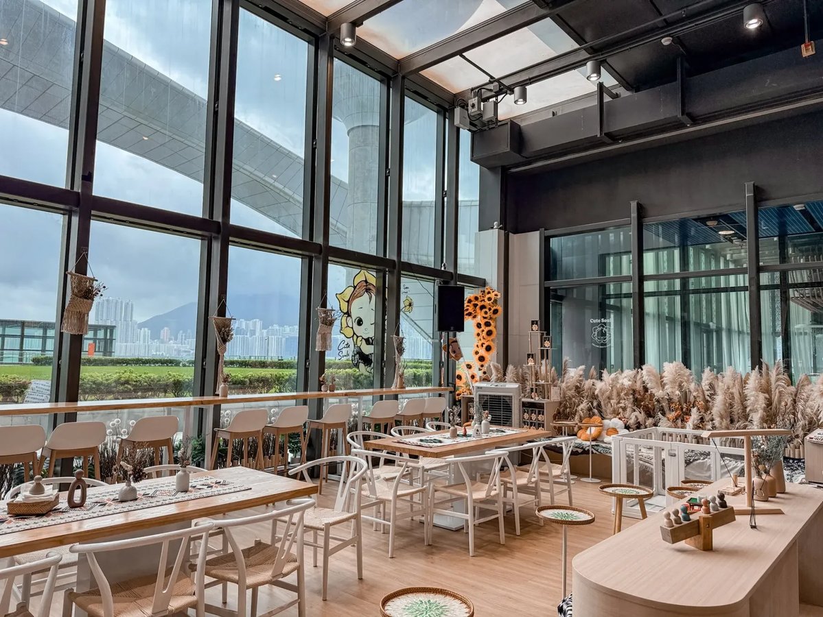 2.0 Cafe and Bar 3