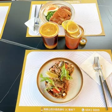GOLDEN CAFE