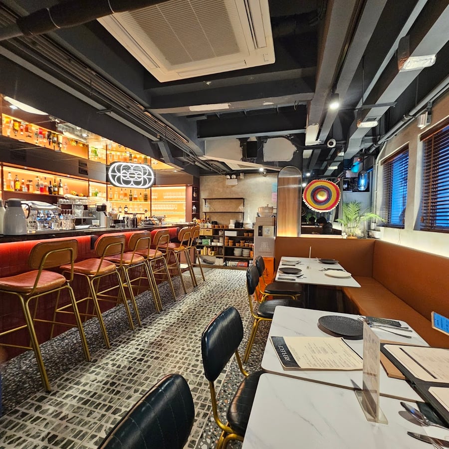 REFLECT Restaurant & Bar